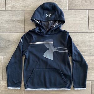 Boys Under Armour Black Hoodie/Pullover with Gray Geometric Camo Hood Lining